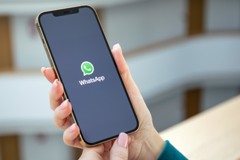 WhatsApp Page and Telegram Chinese Let You Chat Without Phone Limitations